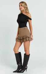 Felicia Mini Skirt - Mid Rise Drop Waist Pleated Skirt in Mocha